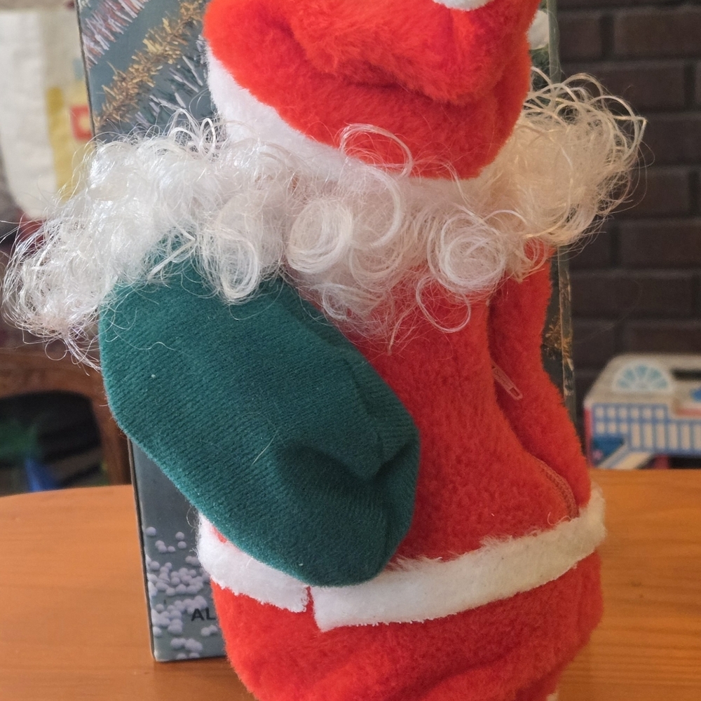 Vtg Annoying Kitschy Action Santa with Electronic Music with Box Christmas WORKS - Picture 3 of 12